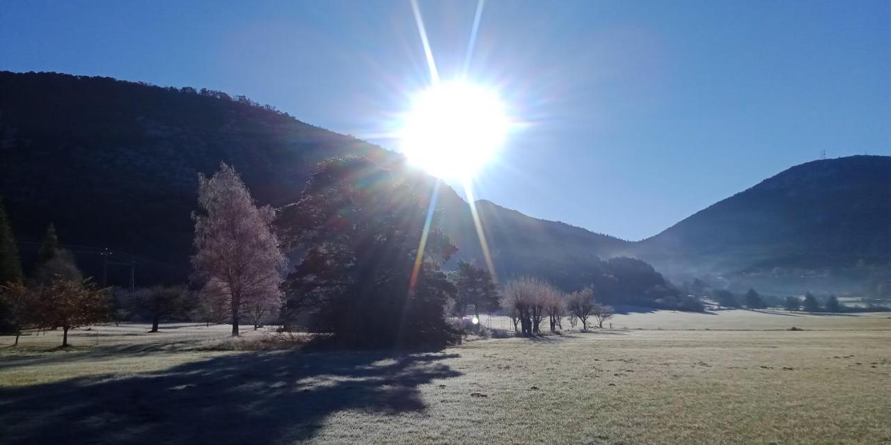 Montagne, mer et Verdon Séranon Buitenkant foto
